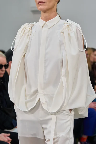 Look 17